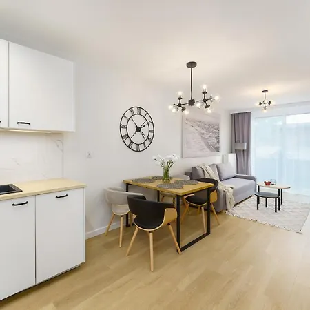 アパート Perlowa Przystan Rent コウォブジェク